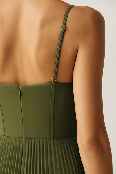 Kleid Olivia – Moderne Eleganz mit freiem Rücken
